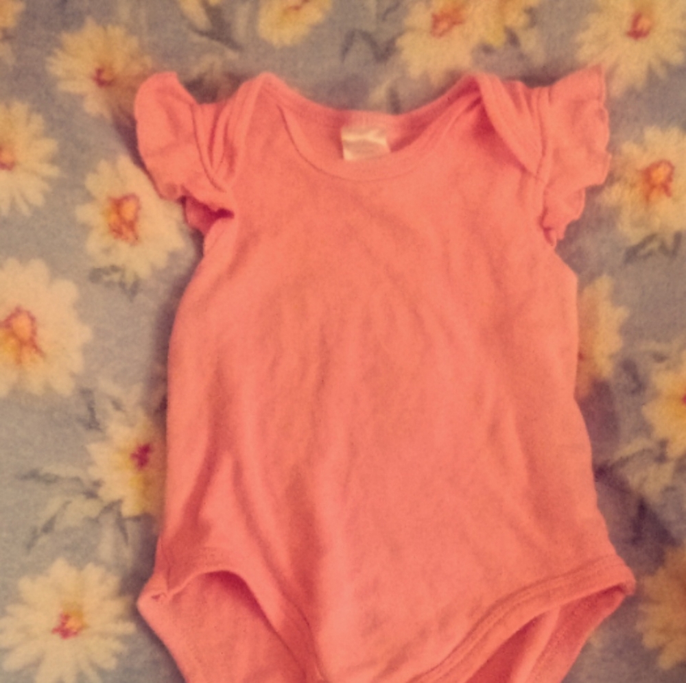 Ping onesie with ruffled sleeves